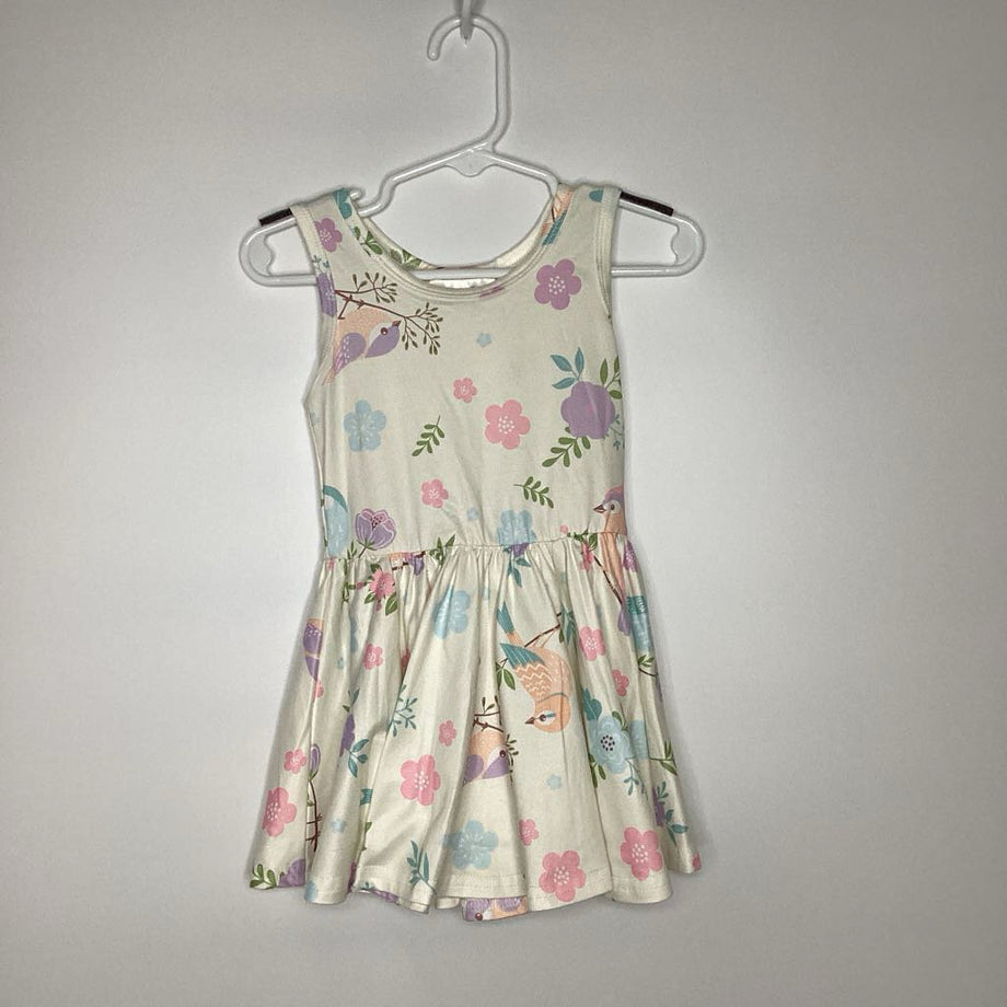 dot dot smile dress Our favorite detail on the Ballerina dress is the criss cross back @summeracuna